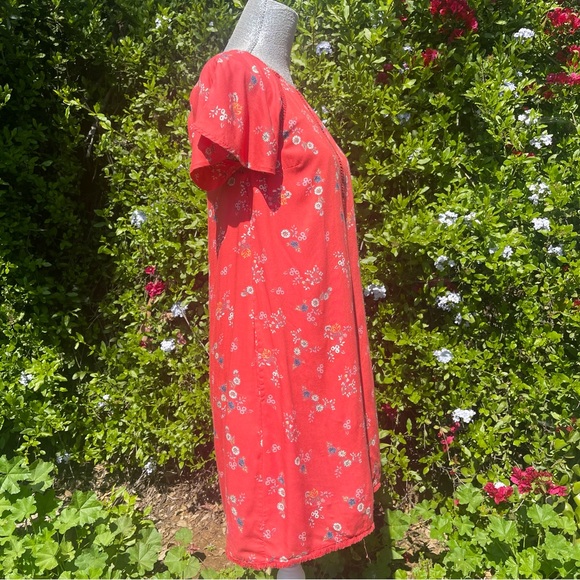 MODCLOTH whimsical wildflower short sleeve shift dress, floral - Picture 5 of 12